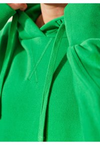 Next Hoodie - green