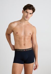 Tommy Hilfiger ORIGINAL TRUNK 3 PACK - Boxers - dark coffee/lincoln blue/desert sky