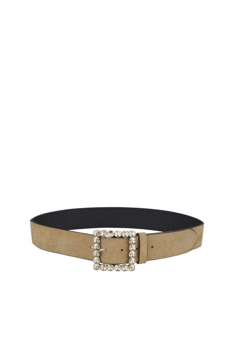 Cinturón de ante color canela con interior negro, que presenta una hebilla cuadrada de strass y bordes nítidos, diseñado para un ajuste seguro.