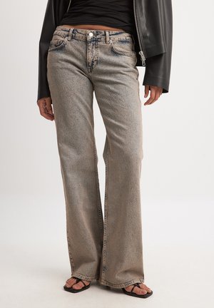 NA-KD Alt laienevad teksad - vintage wash