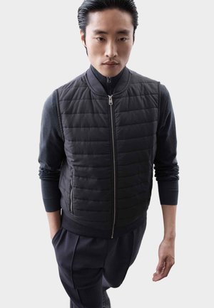 Vest - dark pewter