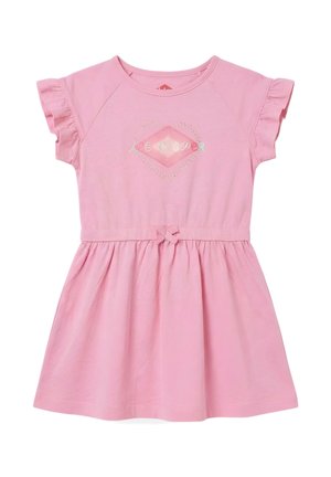 Robe courte à manches courtes rose pour filles avec manches à volants, taille froncée, petit détail en nœud et graphique en forme de cœur avec le texte « Le Choser » sur la poitrine.