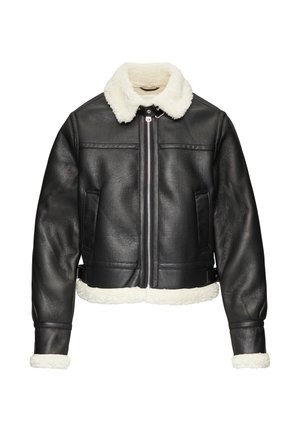 Veste en cuir noir avec un col et des poignets en fausse fourrure blanche, fermeture à glissière à l'avant, deux poches à l'avant et coupe courte.