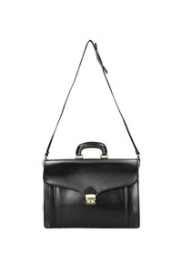 Schwarze Lederaktentasche mit oberem Tragegriff, verstellbarem Schultergurt und silbernem Verschluss auf weißem Hintergrund.