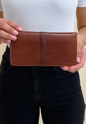 Gusti Leder, CASPER - Etui - dunkelbraun