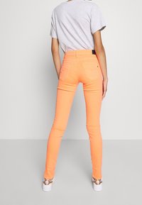 Replay Vaqueros pitillo - coloured denim