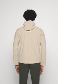 Mammut ULTIMATE COMFORT SO HOODED - Softshelljakke - savannah