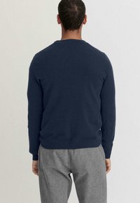 hessnatur Trui - marine