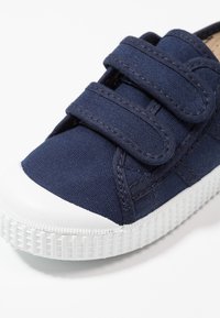 Victoria Shoes Tenisky - marino