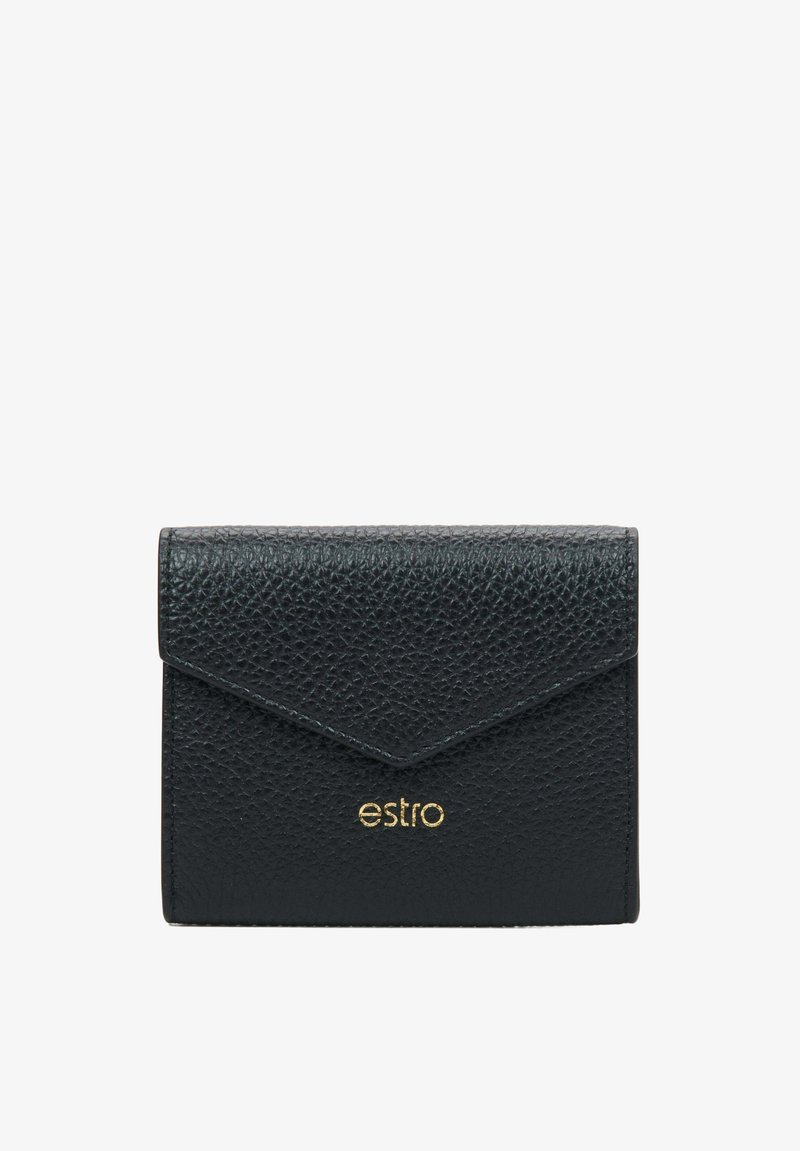 Černá kožená peněženka s texturou granulované kůže, s trojúhelníkovou klopou a zlatým logem "estro" na přední straně. Kompaktní obdélníkový tvar.