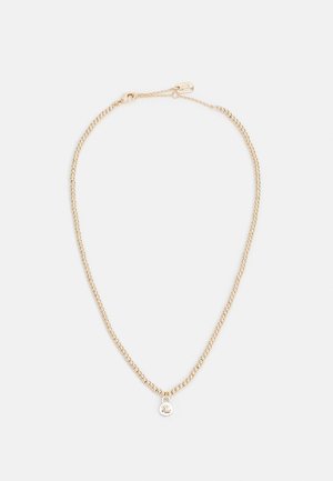 Collier chaîne ton or avec des maillons texturés et un petit pendentif rond gravé des initiales "RL" sur fond blanc.