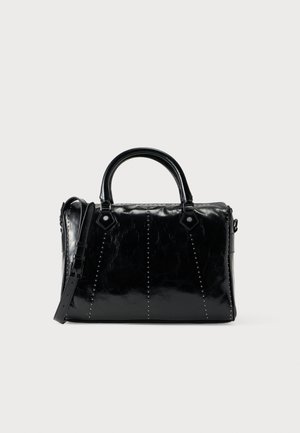 Borsa a mano in pelle nera dalla forma strutturata, con una texture liscia, cuciture decorative e una tracolla staccabile.
