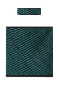 Set di maglieria a due pezzi in teal e nero con motivo ondulato; include una fascia per capelli e un pezzo rettangolare per maggiore versatilità. Texture morbida.
