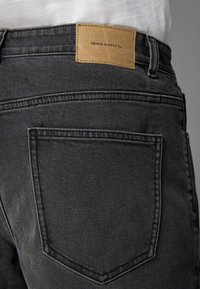 Next VINTAGE STRETCH AUTHENTIC - Traperice opuštenog kroja - black washed