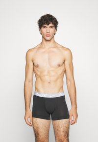 Nike Underwear ESSENTIAL TRUNK 3 PACK - Boxerbriefs - black/grey