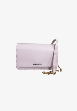 Piccola borsa a tracolla in pelle rosa pallido con tracolla a catena dorata e logo MARIACELINE sulla patta frontale.