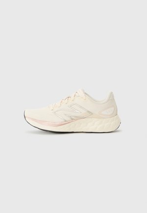 FRESH FOAM 680 - Road running shoes - off white