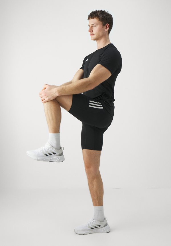 OWN THE RUN SHORT - Short running tights2