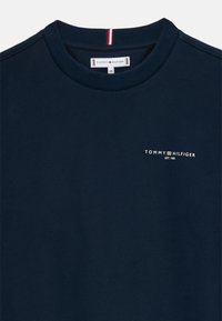 Tommy Hilfiger MINI CORP UNISEX - Sweater - dark night navy