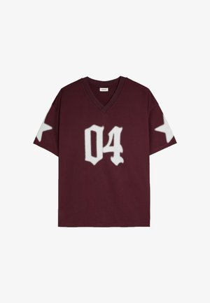 Bershka, OVERSIZE FOOTBALL PRINT - T-SHIRT - T-shirt print - dark red