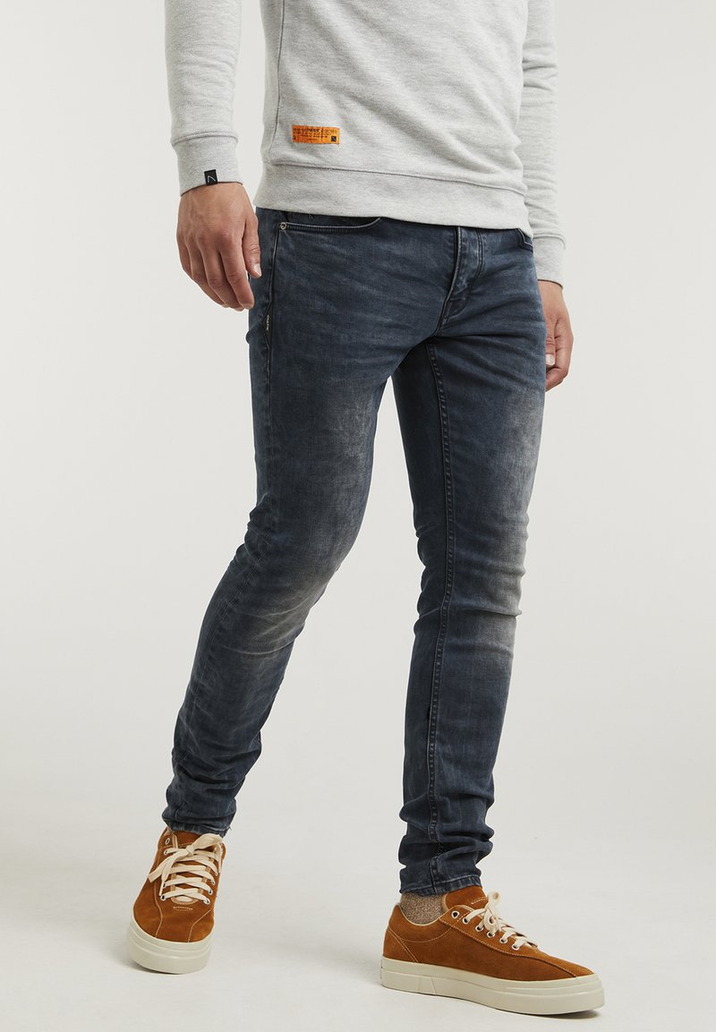 CHASIN’ Slim fit jeans donkerblauw CHASIN’ Slim fit jeans donkerblauw
