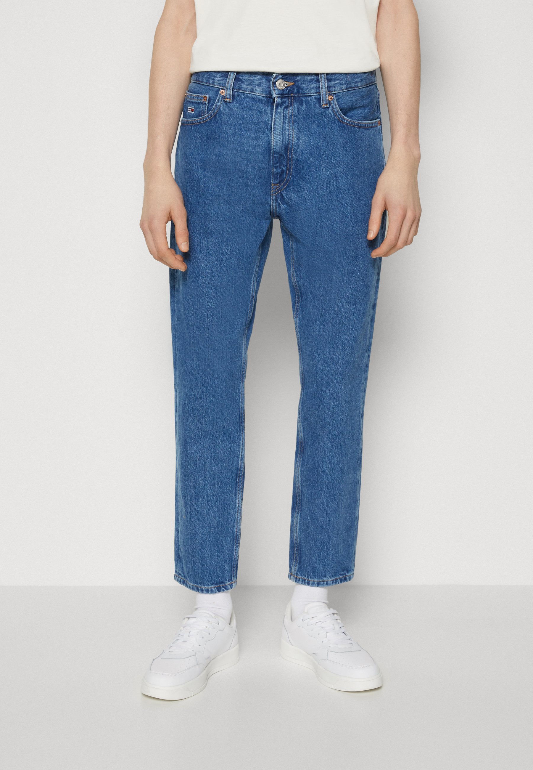 tommy jeans tapered