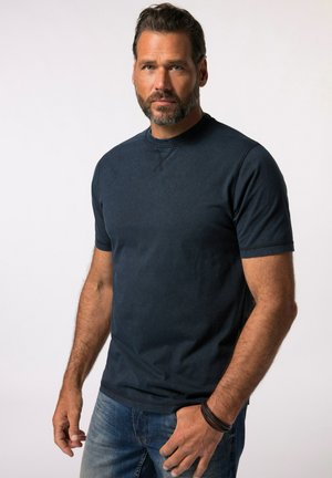- T-shirt basic