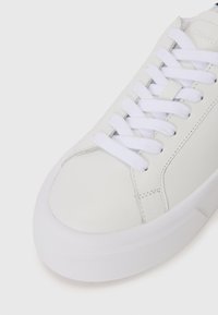 Calvin Klein Jeans Trainers - bright white/black