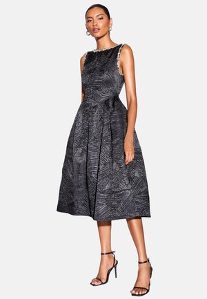 Lipsy PETITE FIT - DIAMONTE EMBELLISHED SKATER MIDI - Cocktailkjole / festkjole - black