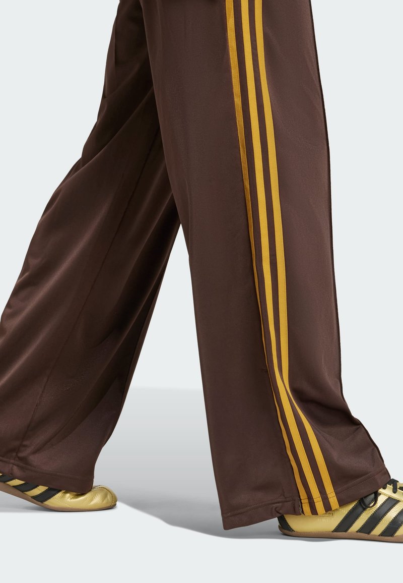 adidas Originals FIREBIRD Trainingsbroek dark brown/preloved