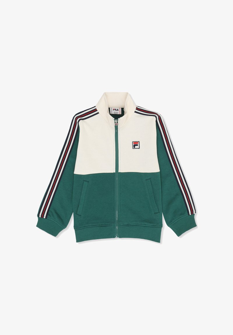 Dziecięca kurtka zapinana na zamek z białą górną częścią, zieloną dolną częścią, zielonymi mankietami i paskowanymi rękawami z logo FILA na piersi.