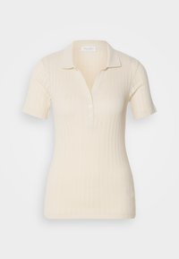 Selected, dusty field