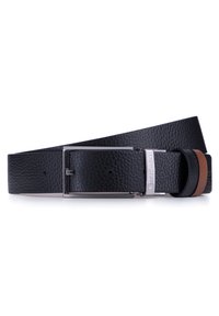 Ceinture en cuir noir texturé avec une boucle en métal argenté, comportant une plaque de marque et un accent en cuir marron à l'extrémité.