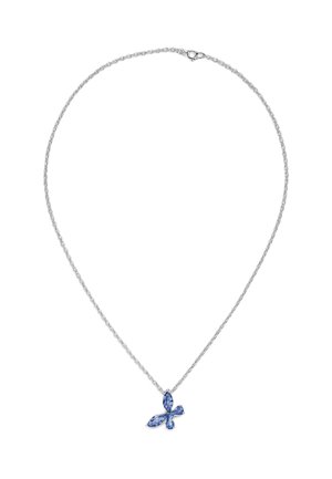 Silberne Kettenhalskette mit einem Schmetterlingsanhänger, der mit blauen Edelsteinen in Marquis- und Tropfenform verziert ist, texturiert mit einem schimmernden Finish.