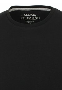 Czarny t-shirt z krótkim rękawem wykonany z gładkiej bawełny, z okrągłym dekoltem. Posiada metkę z napisem "Authentic Clothing REDMOND regular fit."