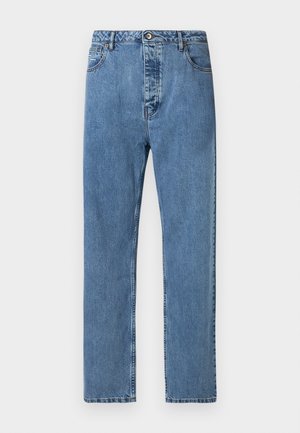 Jeans en denim bleu avec une coupe droite, dotés d'une fermeture à bouton et à glissière à l'avant, d'un design à cinq poches et d'une texture légèrement délavée.