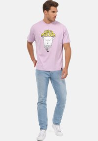 Re:Covered SPONGEBOB LIFES SWEET - Printtipaita - purple