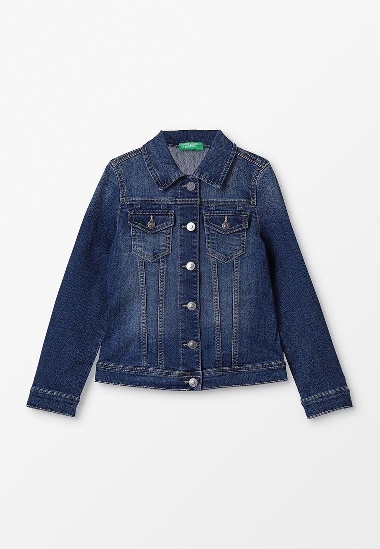 Denim jacket in dark blue with a classic collar, button front, two chest pockets, and light fading on the fabric. Long sleeves with cuffs.