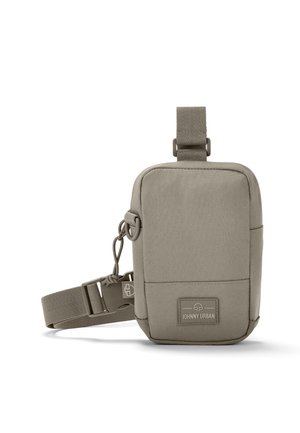 Kleine rechteckige graue Umhängetasche mit verstellbarem Riemen, vorderer Reißverschlusstasche und "Johnny Urban" Logo-Patch.