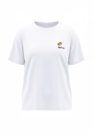 Weißes T-Shirt mit Rundhalsausschnitt und kurzen Ärmeln, das auf der linken Brust eine kleine Grafik von zwei grünen Oliven und den Text "Pick me" zeigt.