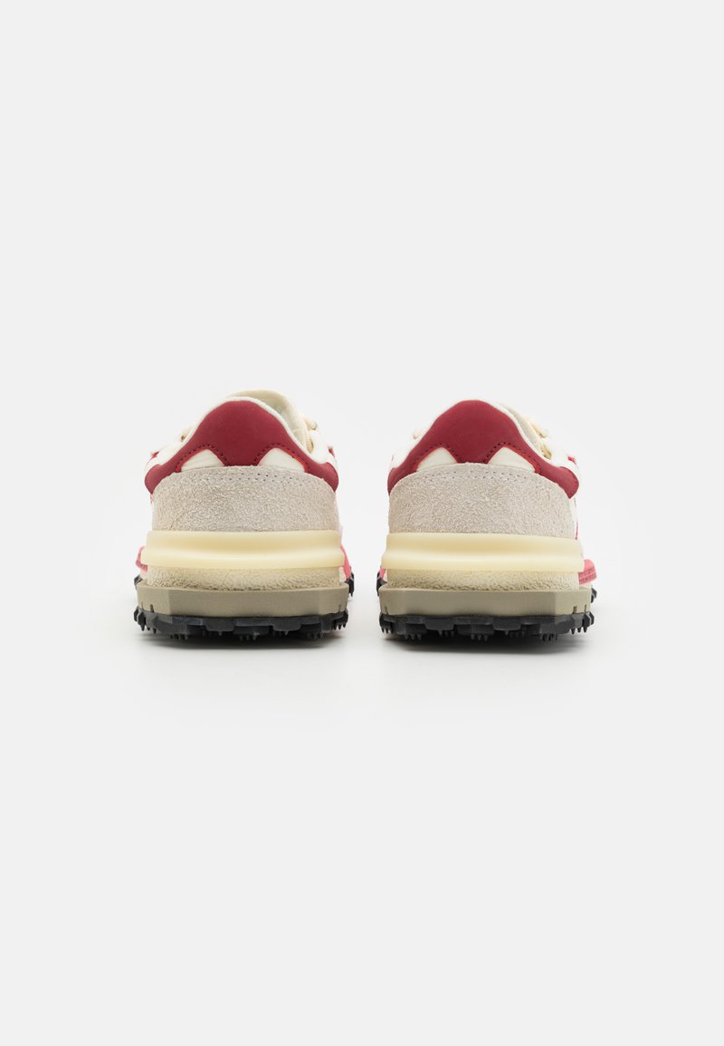 Lacoste ELITE ACTIVE - Trainers - off white/red/off-white - Zalando