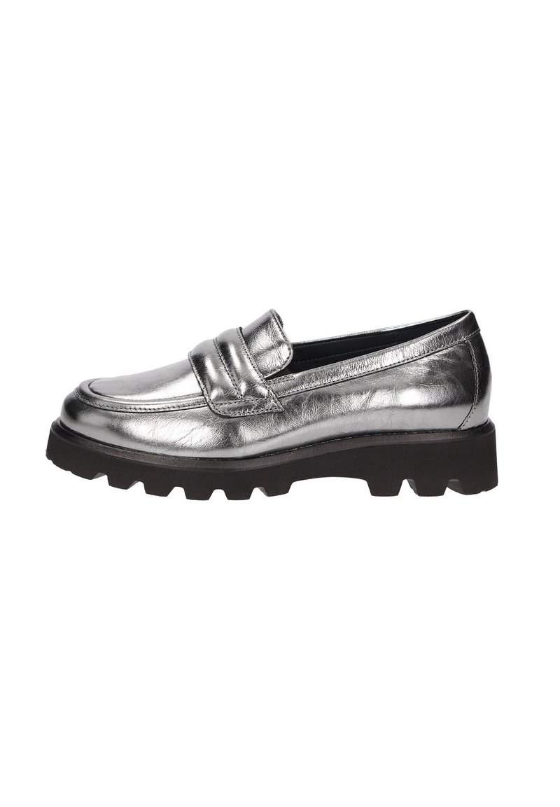 Silberne metallische Loafers mit einer Gummisohle, die ein markantes Profil aufweist; verfügen über einen auffälligen Riemen und eine glatte Textur; runde Zehenform.
