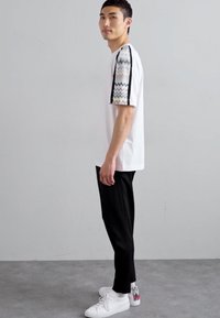 Missoni SHORT SLEEVE  - Μπλουζάκι με στάμπα - white base/multi beige tones