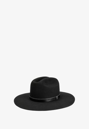 Schwarzer Filzhut mit breiter Krempe, einer gekerbten Krone und einem dünnen schwarzen Lederband am Rand.