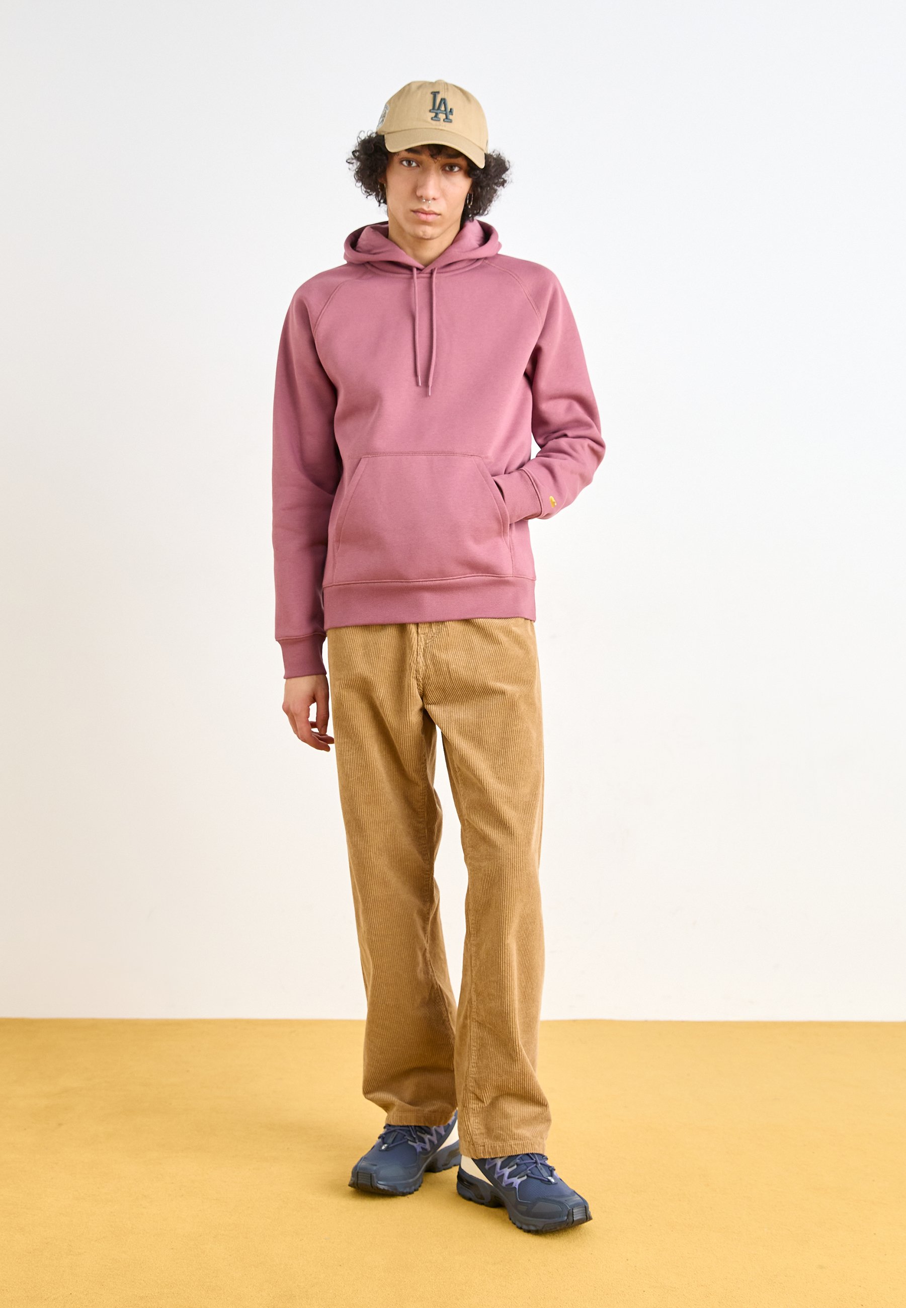 【carhartt】\"Hooded Chase\"フードチェイスフーディ/Dusky Pink Carhartt WIP Hooded Chase Sweatshirt | Dusky Pink – Page
