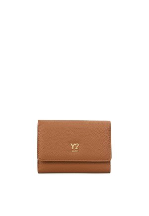 Portafoglio marrone in pelle testurizzata con logo oro Y Not Milano al centro della patta frontale, design rettangolare e pieghevole.