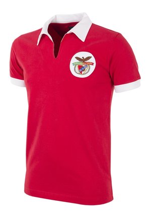 Rode polo shirt met een witte kraag en manchetten, voorzien van een embleem met een adelaar en "SLB" in het midden. Katoenen materiaal, korte mouwen.