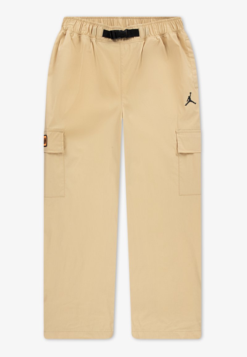 Beige cargo bukser med elastisk talje og sort snoretræk, med sidelommer og et sort logo på venstre lår.