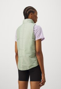 Nike Performance AEROLOFT VEST - Chaleco - jade horizon