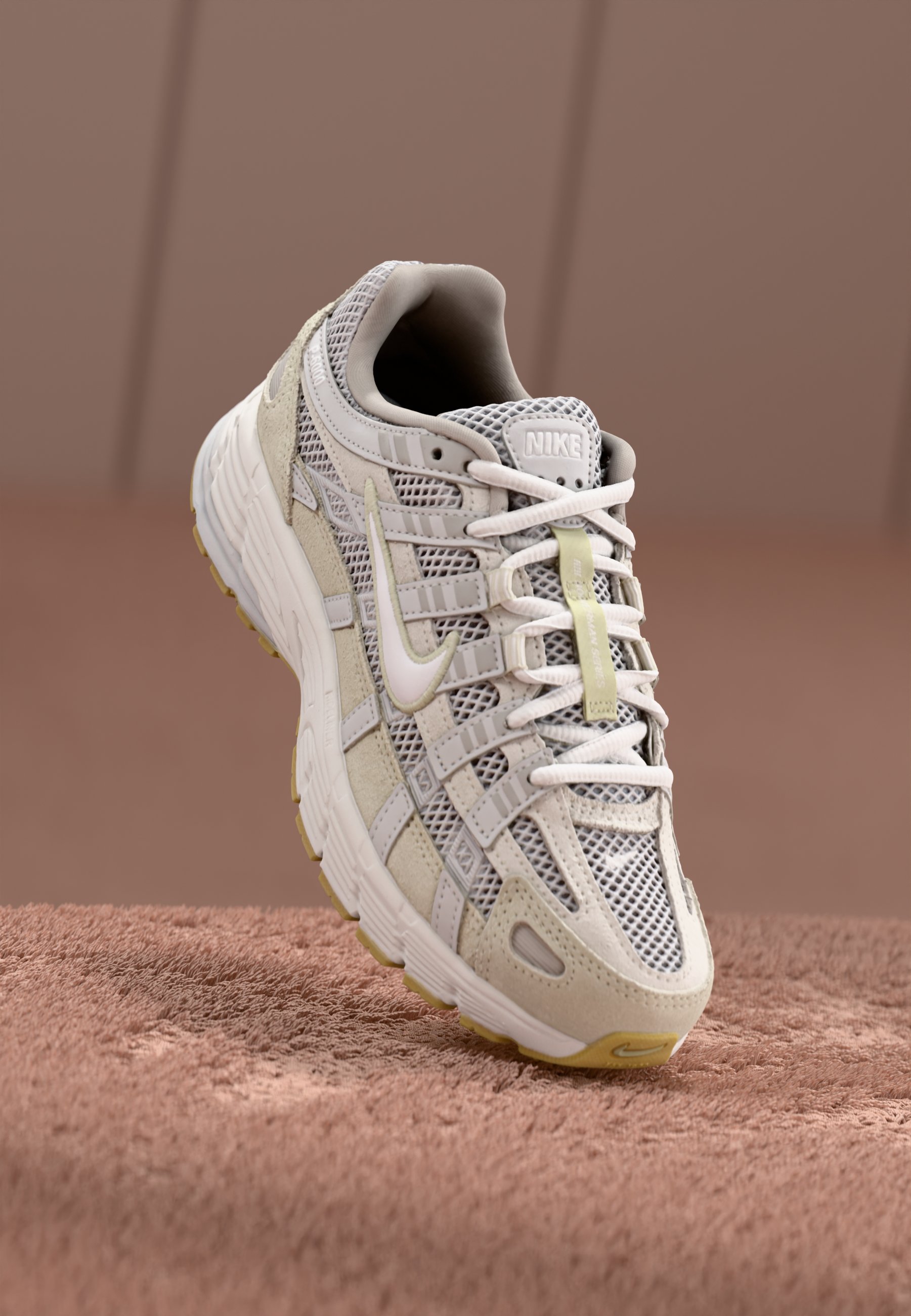 ◆正規品◆NIKE P-6000 PHOTON DUST LIGHT KHAKI(W)◆関税込◆ NIKE P-6000 PREMIUM 'DUST KHAKI' – PRIVATE SNEAKERS